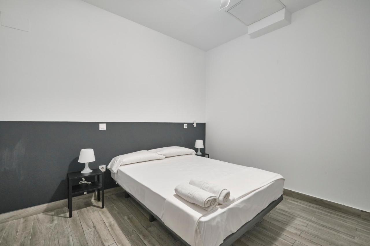 Nunez De Arce Habitaciones Madrid Exteriör bild
