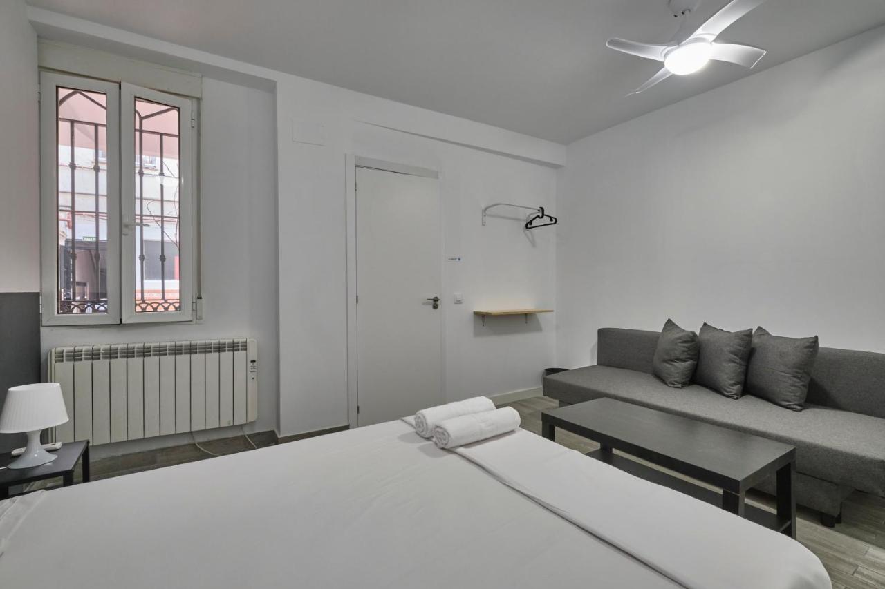 Nunez De Arce Habitaciones Madrid Exteriör bild